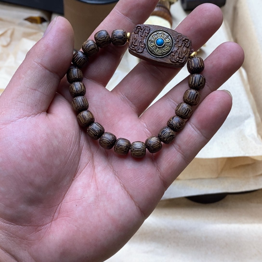 大叶紫檀（黑酸枝木类）