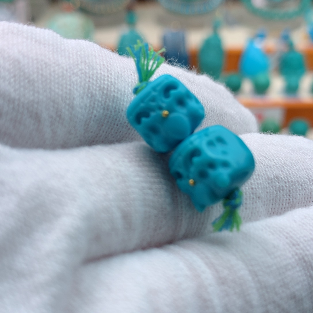 18K金镶嵌绿松石挂件