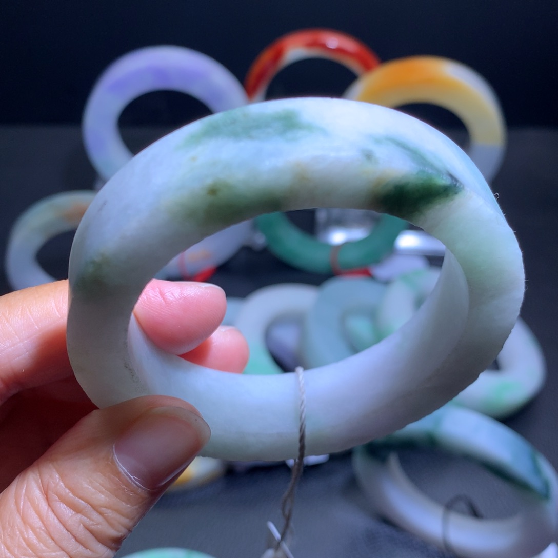 未镶嵌手镯定制翡翠