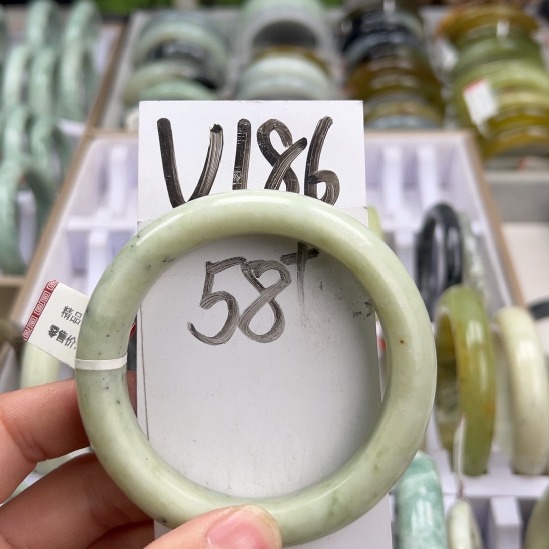 岫玉手镯未镶嵌天然岫玉微瑕