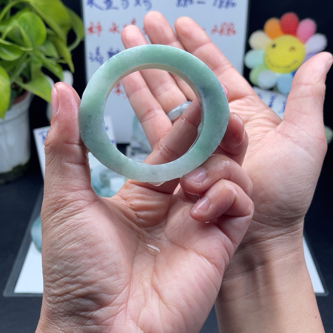 【闪购商品】定制翡翠47-54贵妃未镶嵌手镯