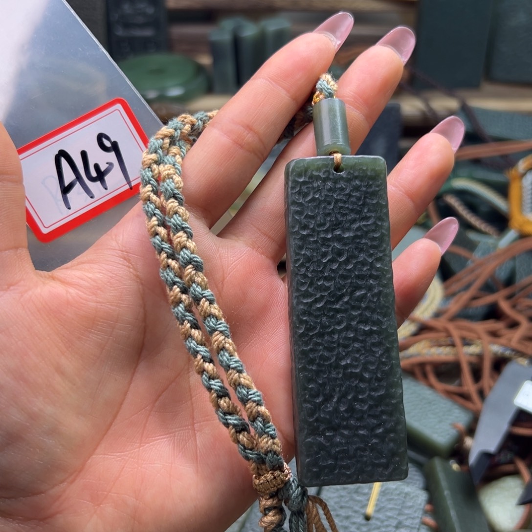 和田玉（糖玉）未镶嵌颈饰