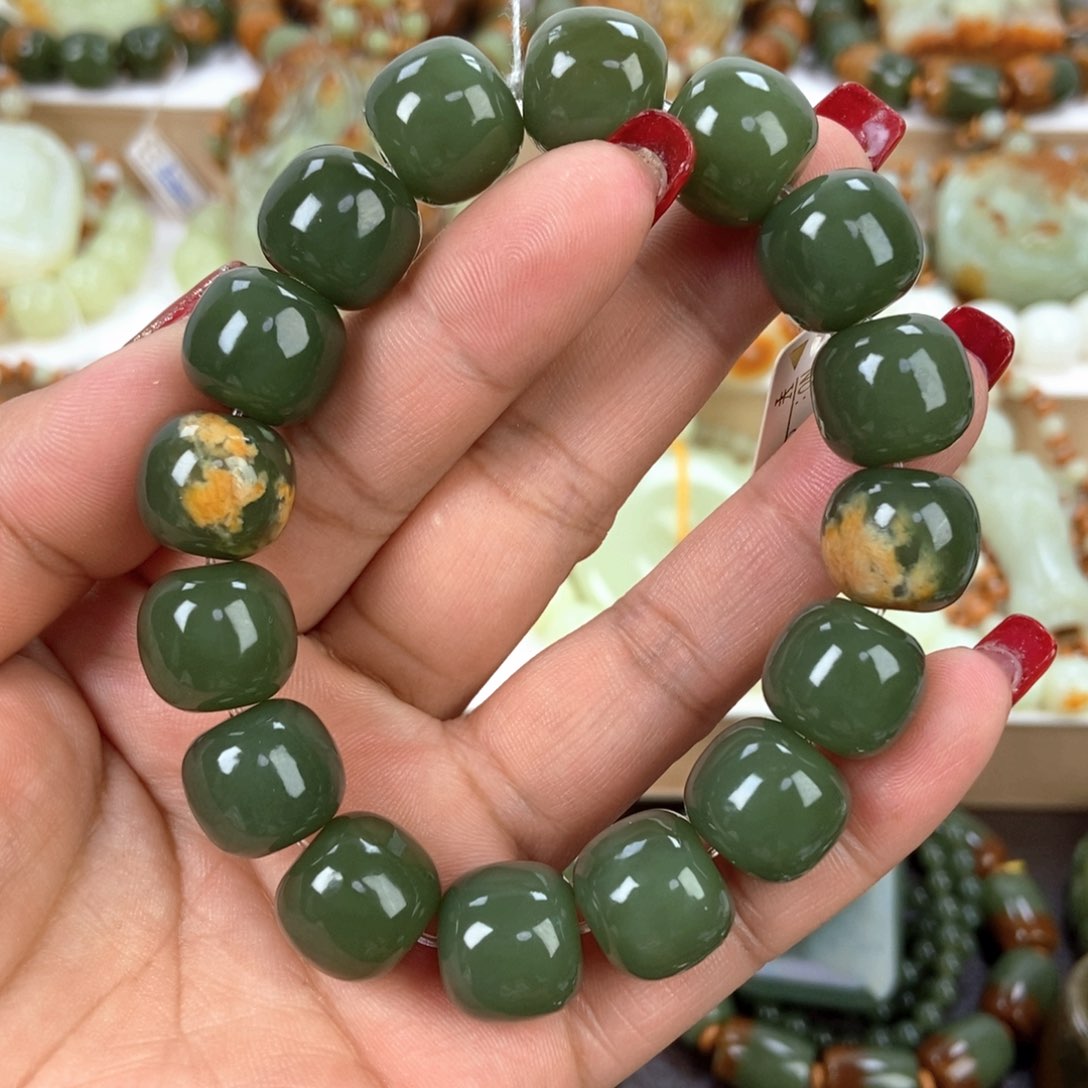 透闪石质玉手串未镶嵌