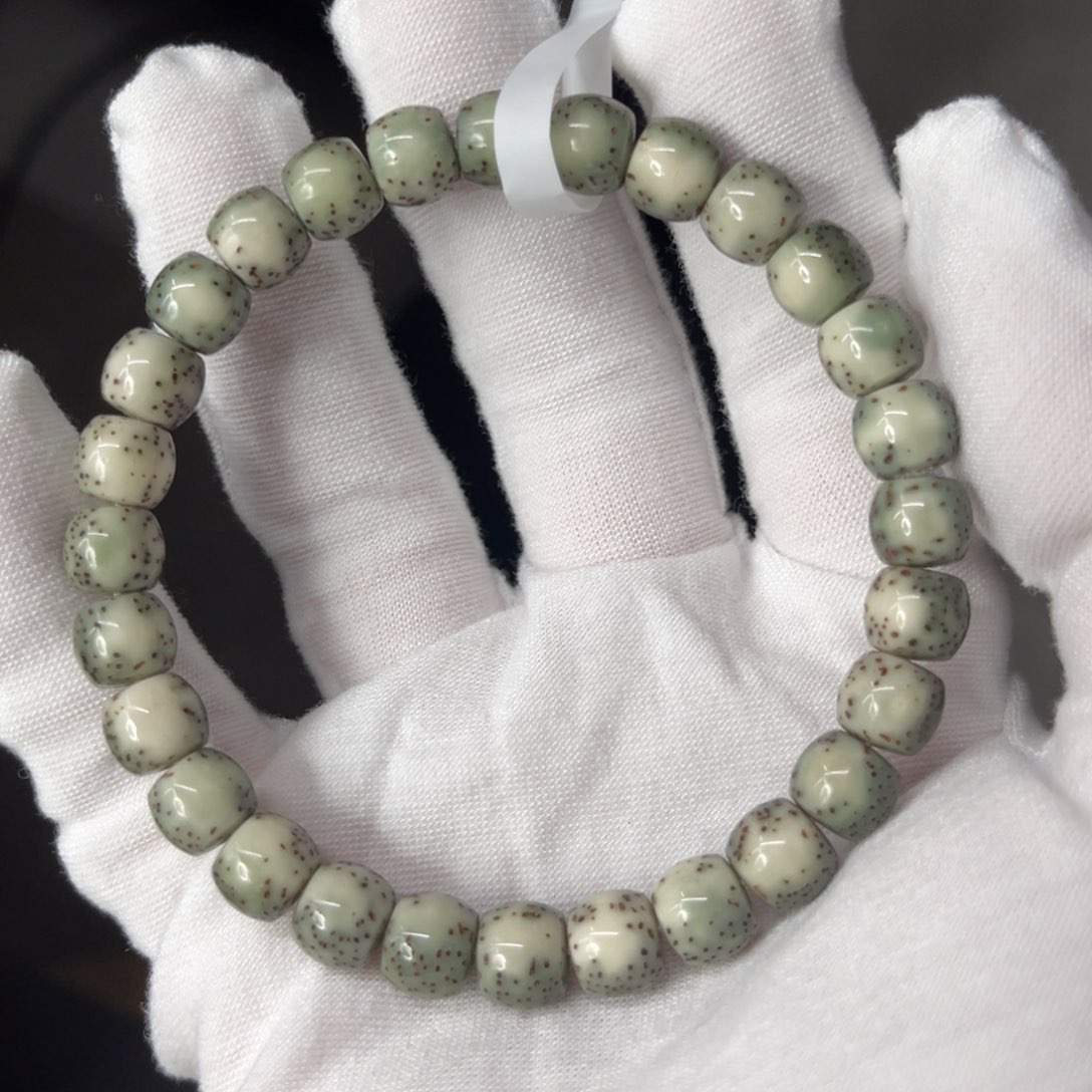 星月菩提吊坠8/7鼓珠河豚半壁翡翠绿