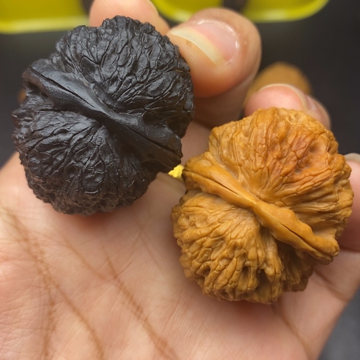 文玩核桃吊坠39尺铁狮子