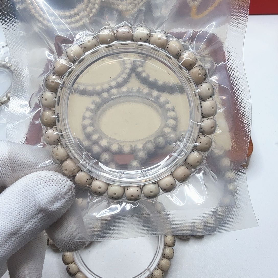星月菩提吊坠?****?17冰白大眼睛通体8左右单圈