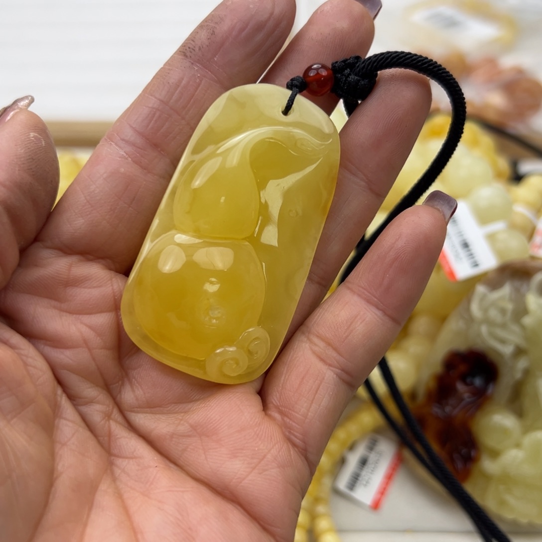 琥珀珠宝奇石未镶嵌