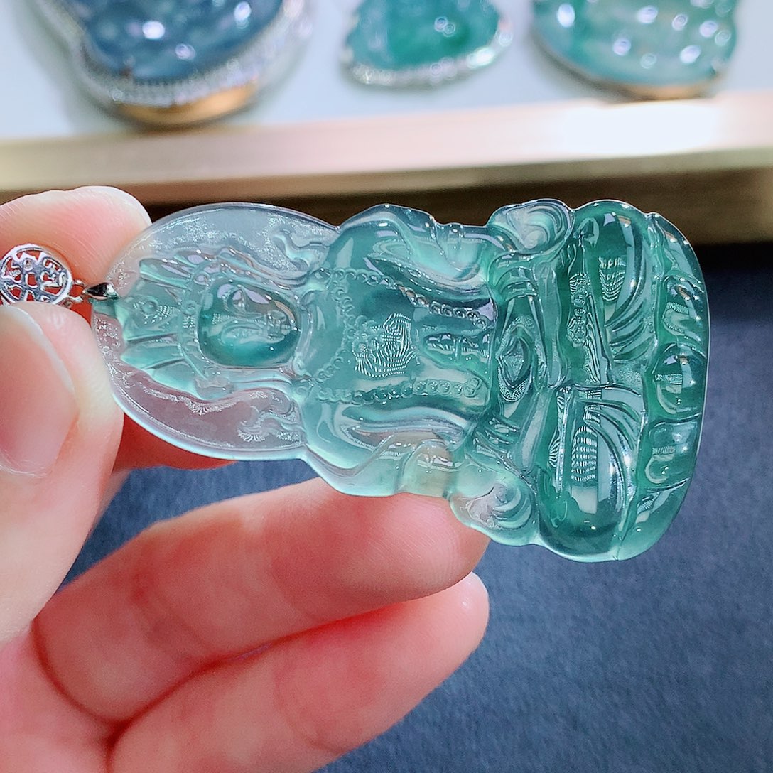 翡翠未镶嵌颈饰翡翠