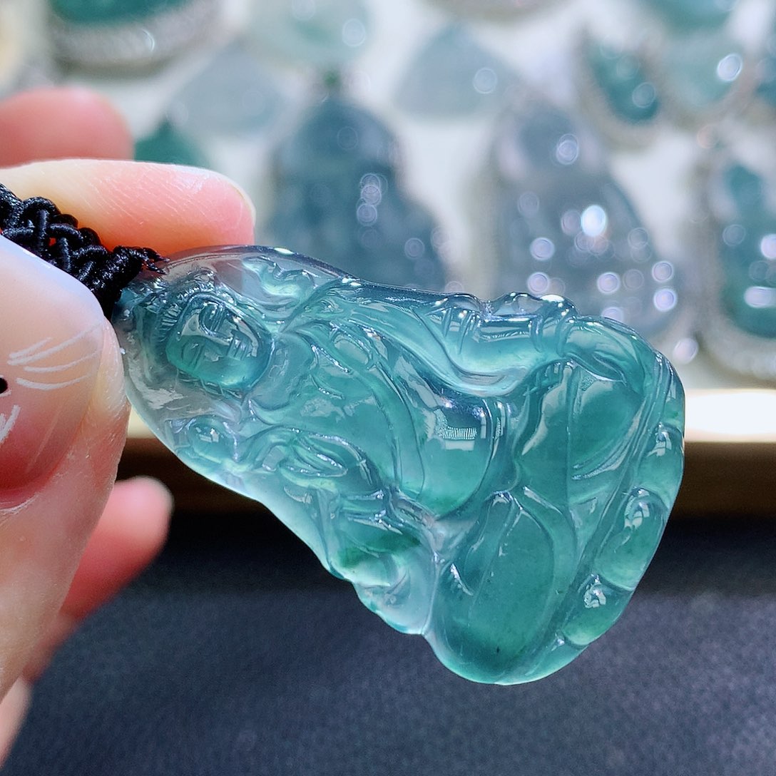 翡翠颈饰未镶嵌翡翠