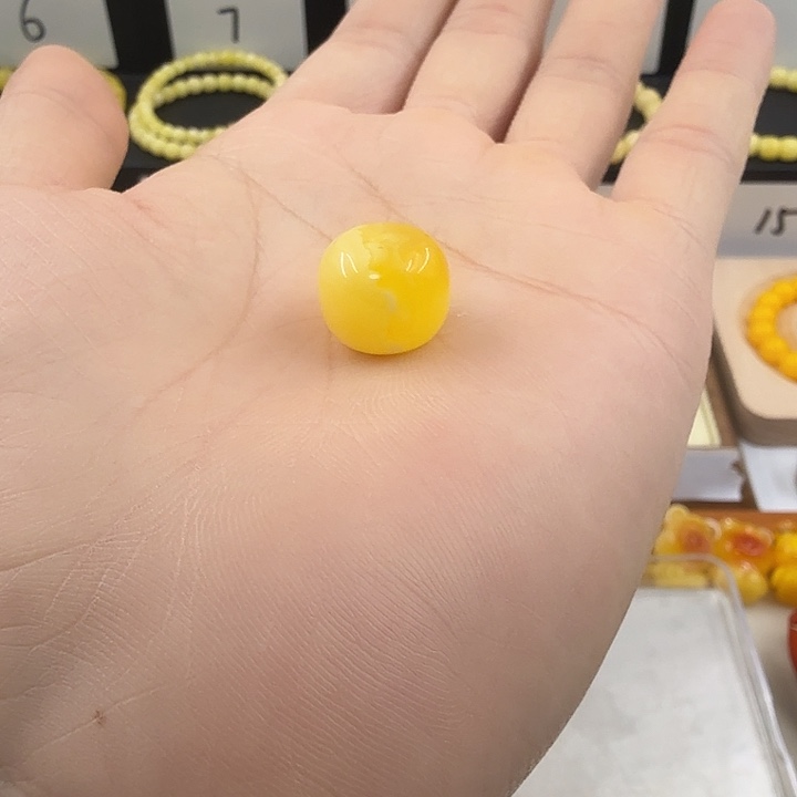 琥珀未镶嵌裸石蜜蜡金角蜜带腰花老型