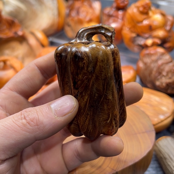 哆***梦柏木（崖柏）陈化老料手串把件 
