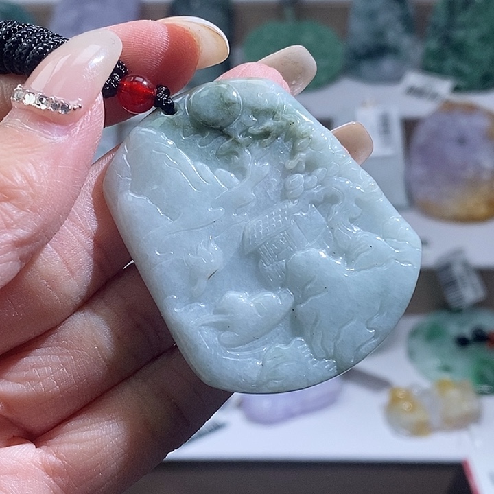 翡翠颈饰未镶嵌翡翠