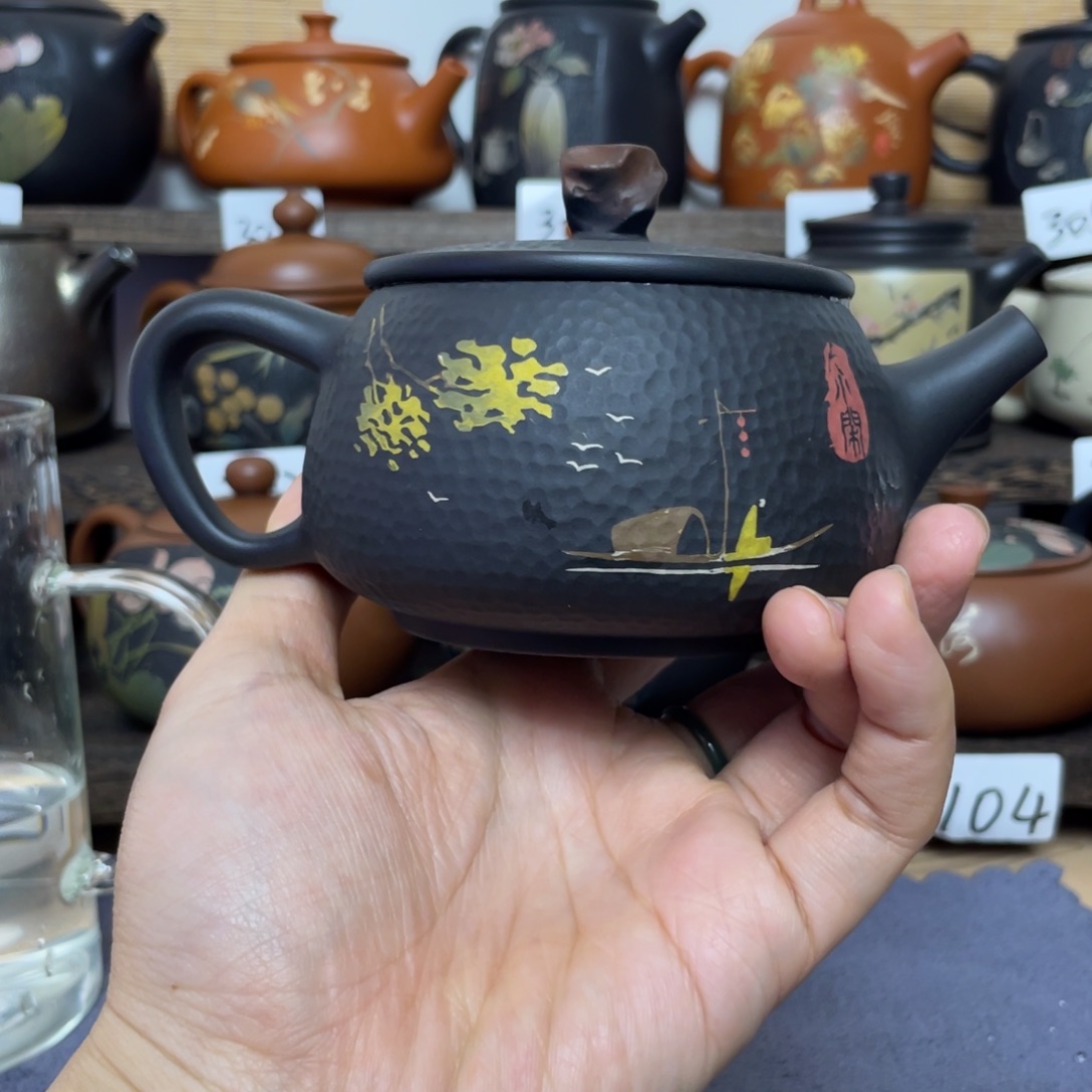 壶锤纹彩填人物汉瓦壶