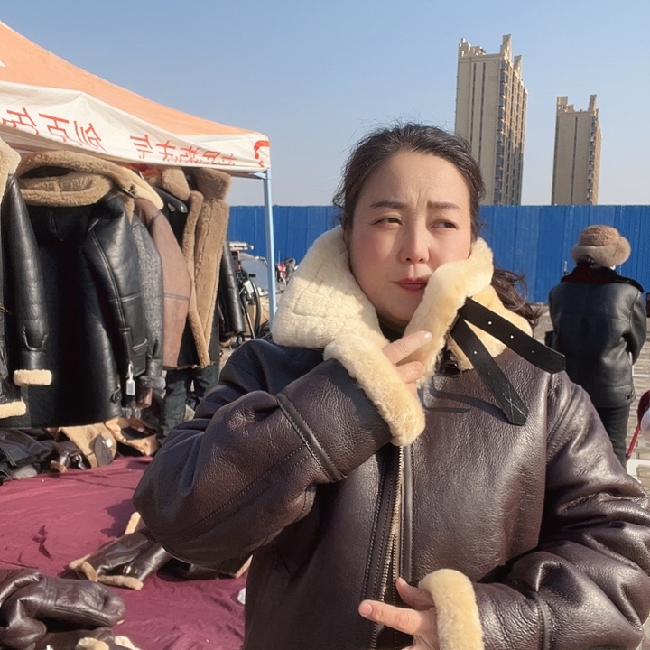 56码棕米色戴帽款皮毛一体