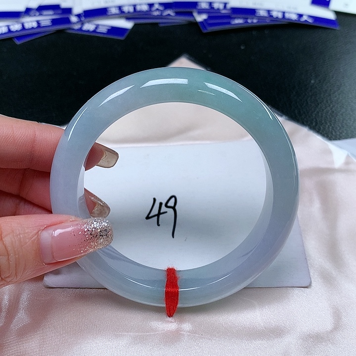 翡翠手镯未镶嵌翡翠手镯未镶嵌