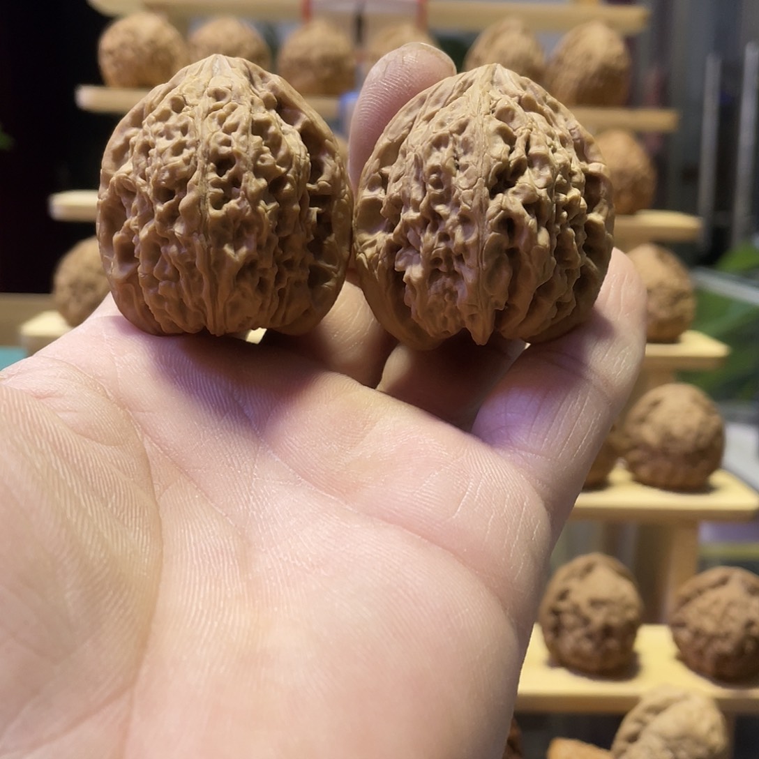 狂***。文玩核桃吊坠文玩核桃南将石