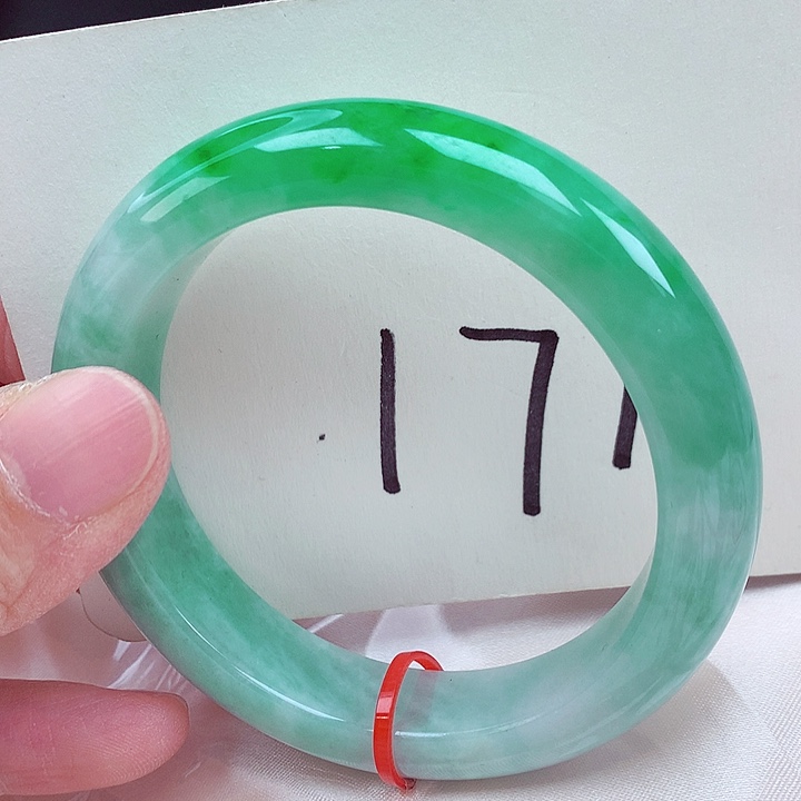 翡翠未镶嵌手镯翡翠