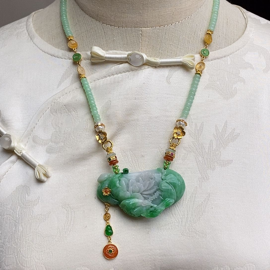 翡翠颈饰未镶嵌天然