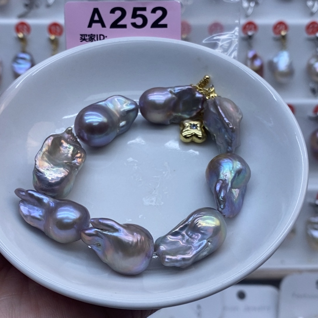 颈饰未镶嵌淡水珍珠