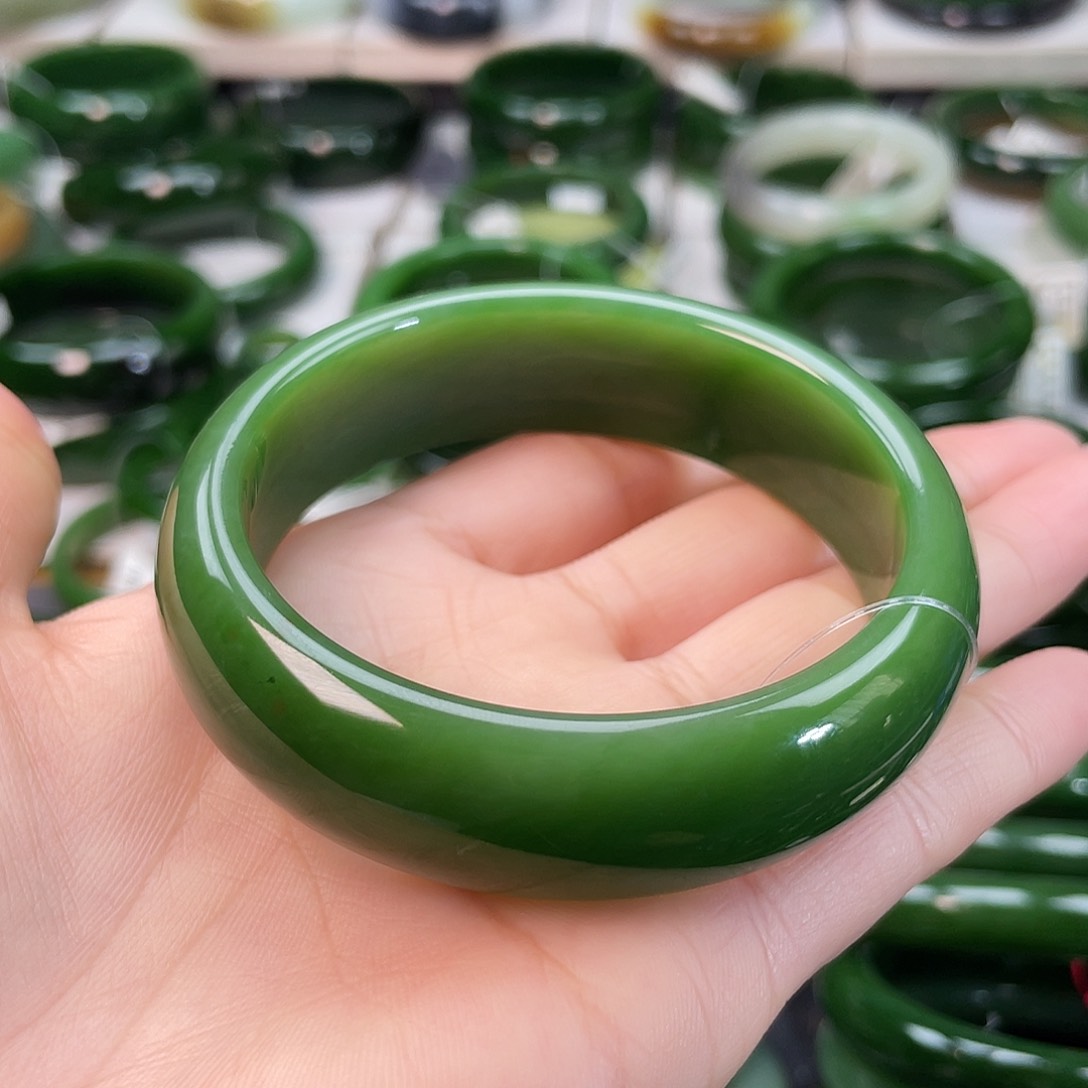 和田玉（碧玉）手镯未镶嵌