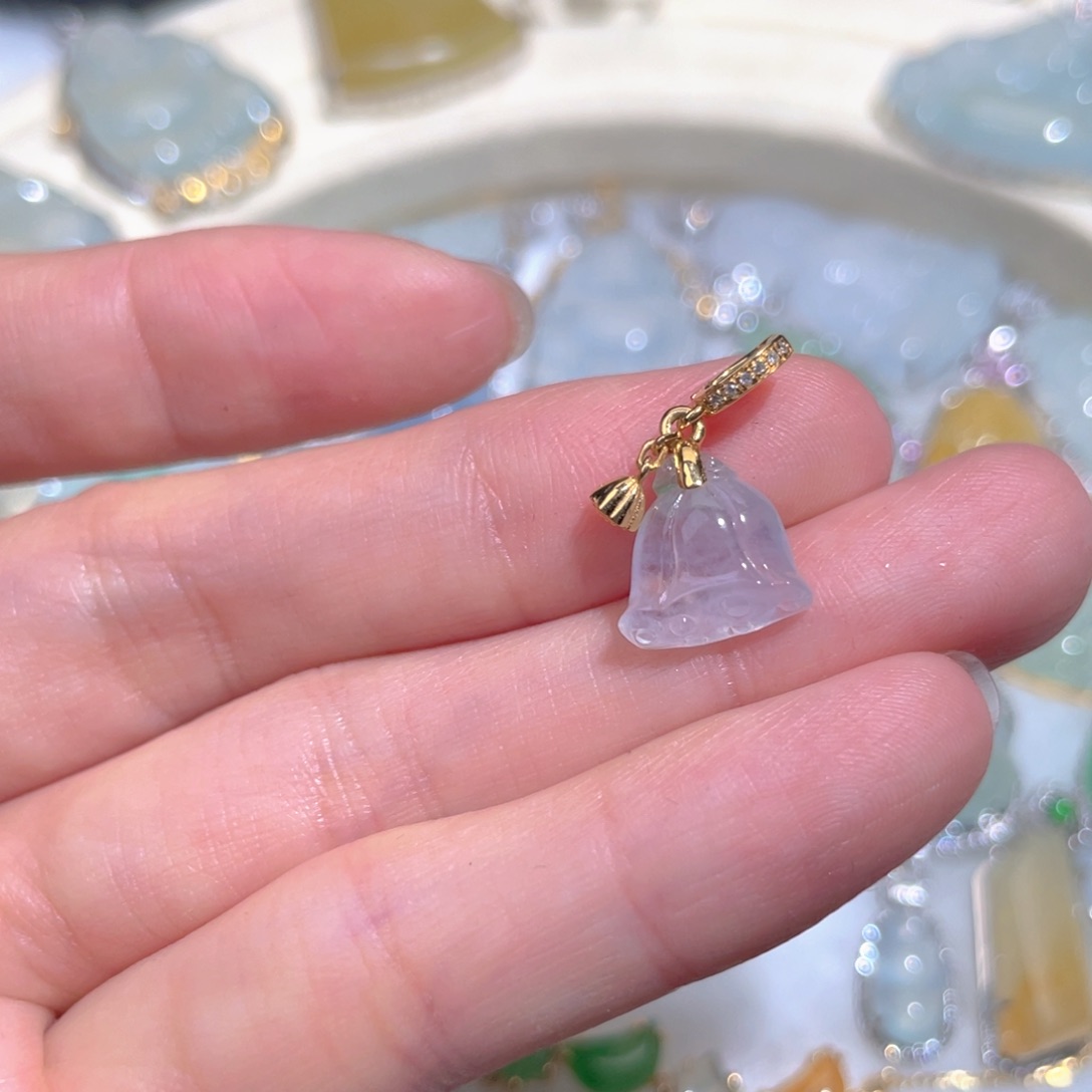 翡翠颈饰18K金镶嵌翡翠