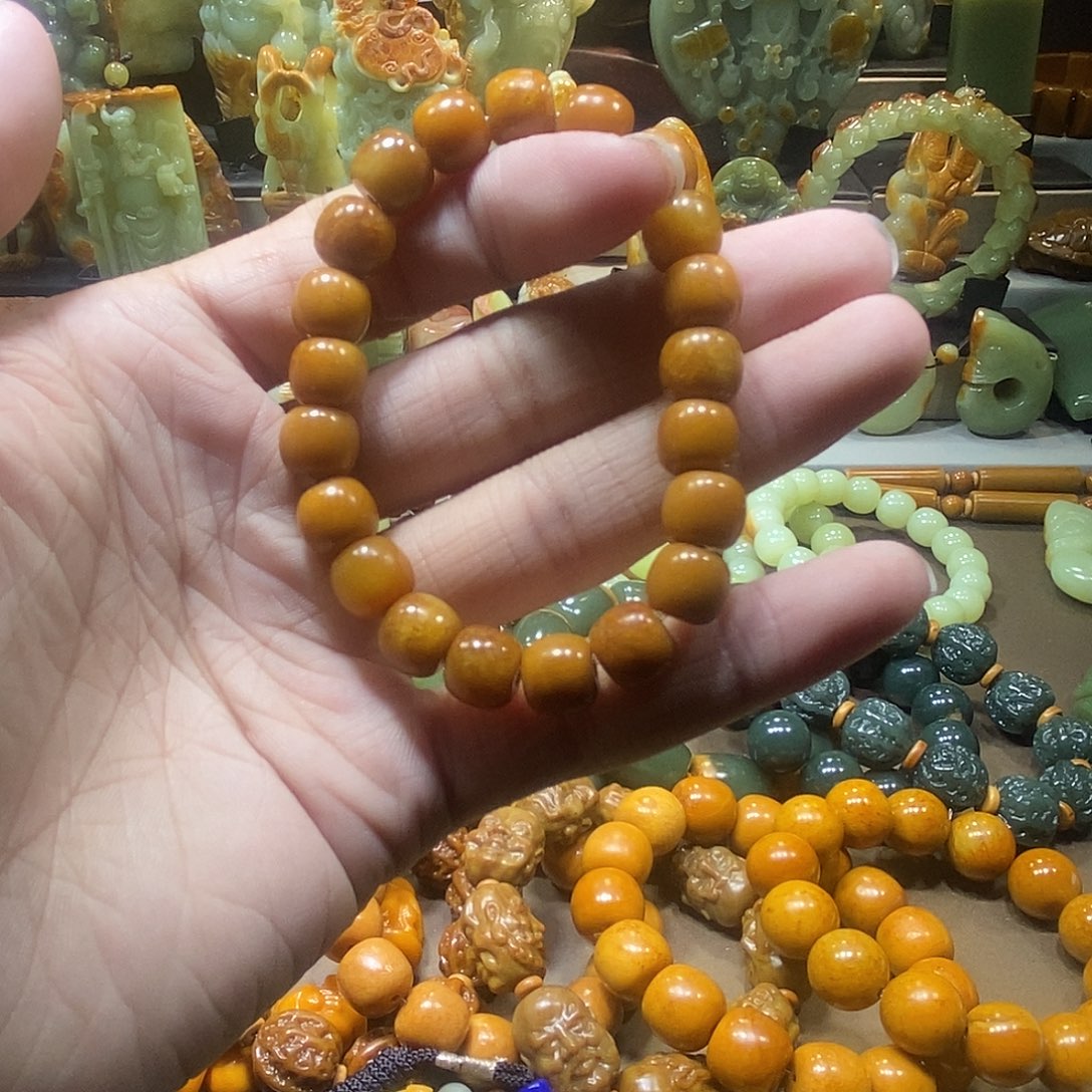 透闪石质玉未镶嵌手串2