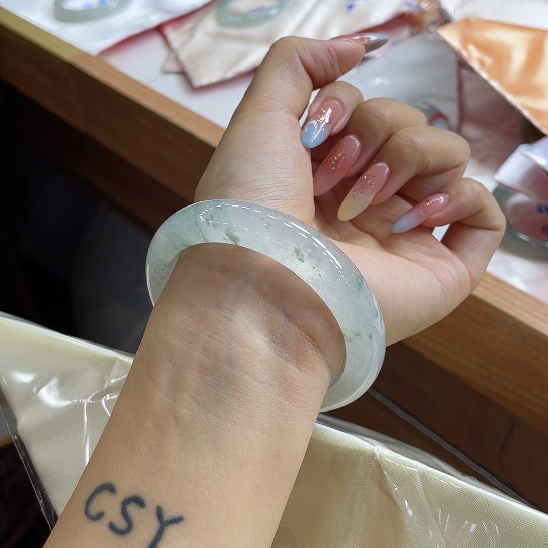 翡翠未镶嵌手镯19 号链接