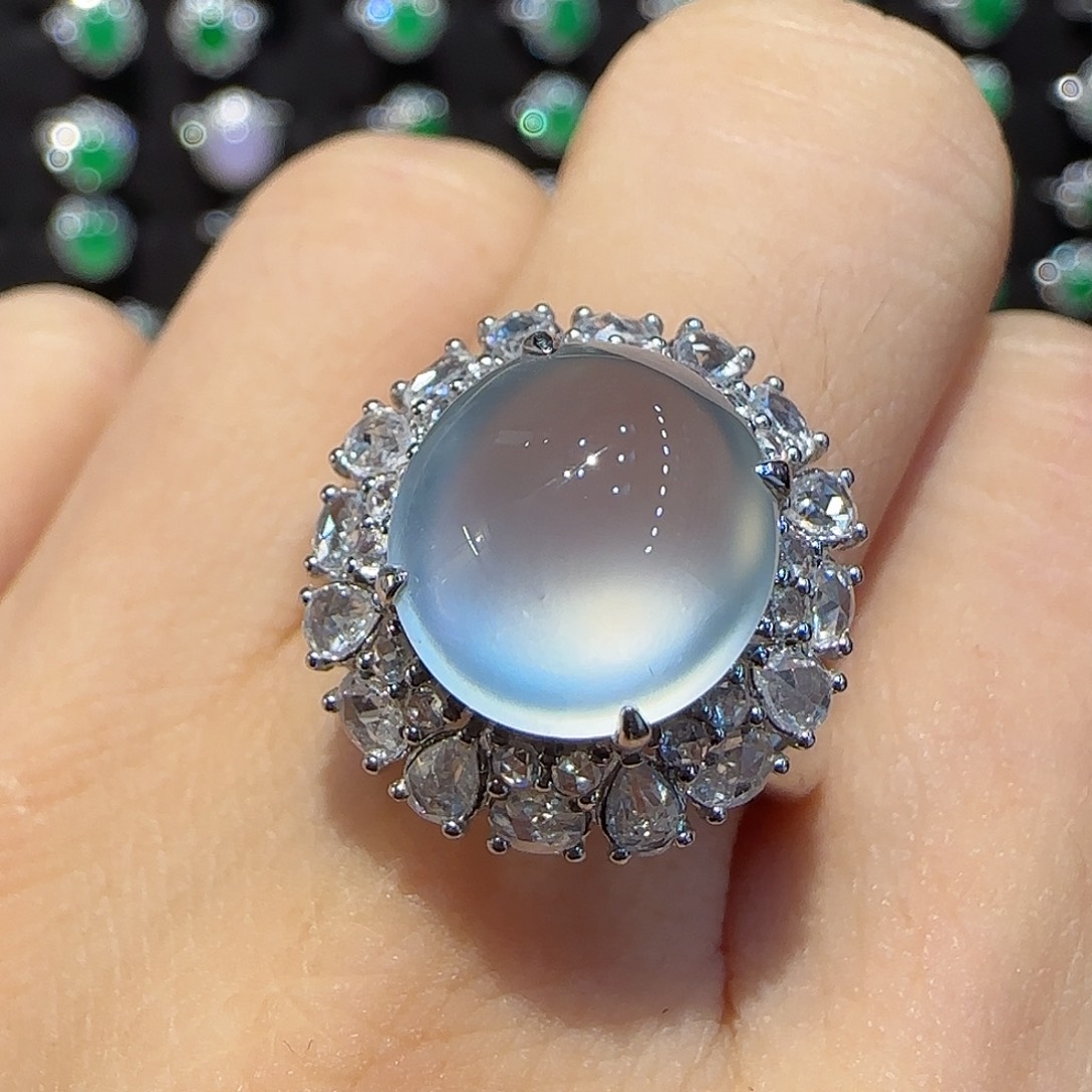 翡翠戒指18K金镶嵌戒指