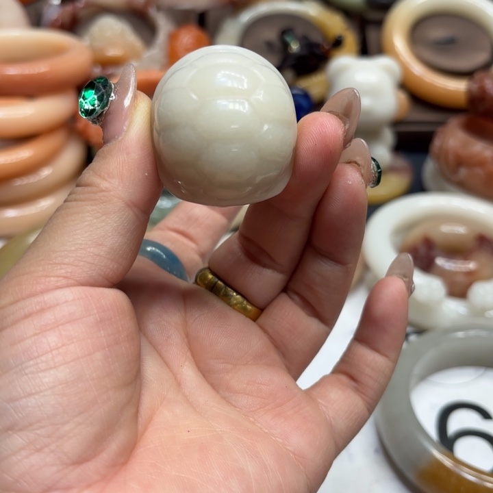 石英岩玉合金颈饰