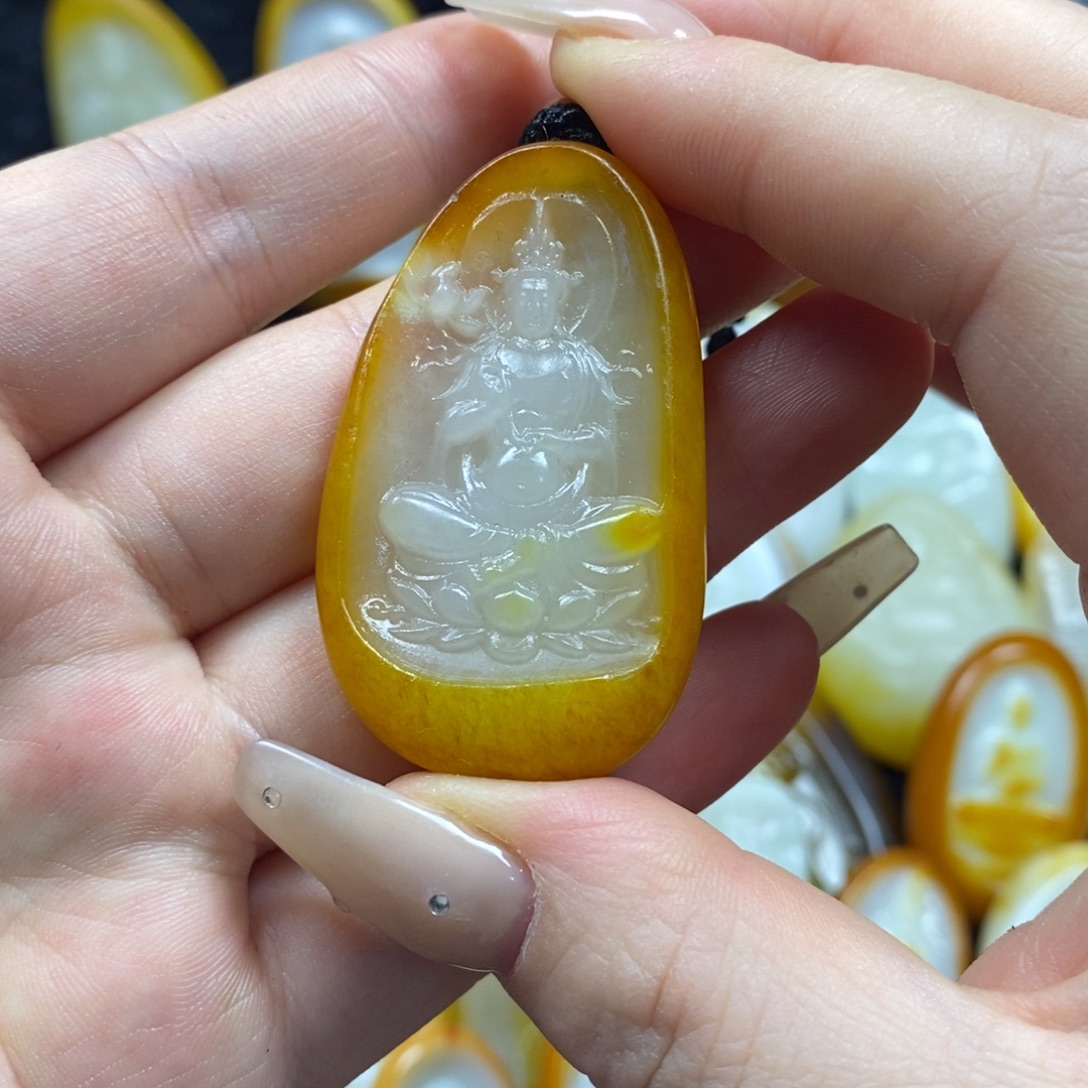 和田玉未镶嵌颈饰