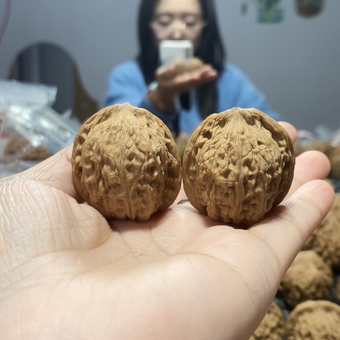 吊坠桃核石狮子34+