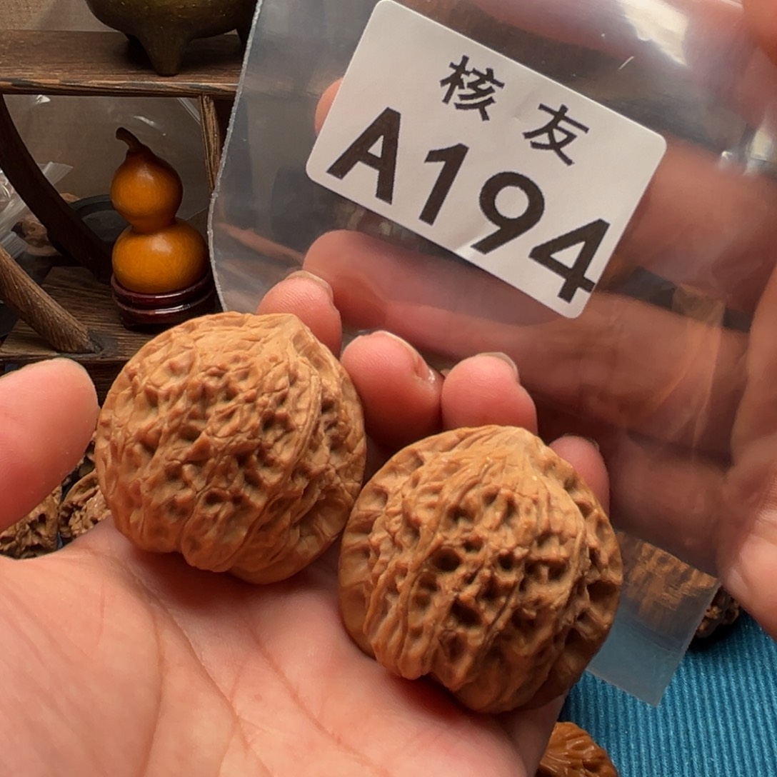 文玩核桃吊坠崔凯