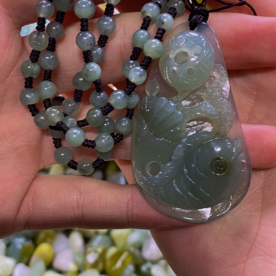 蛇纹石玉吊坠未镶嵌