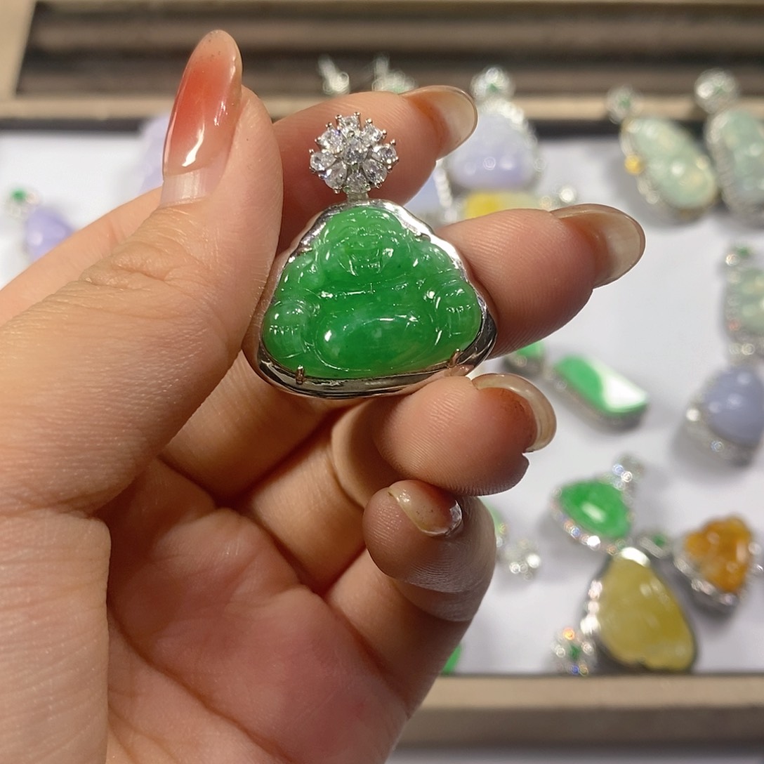 翡翠颈饰银S925镶嵌天然翡翠