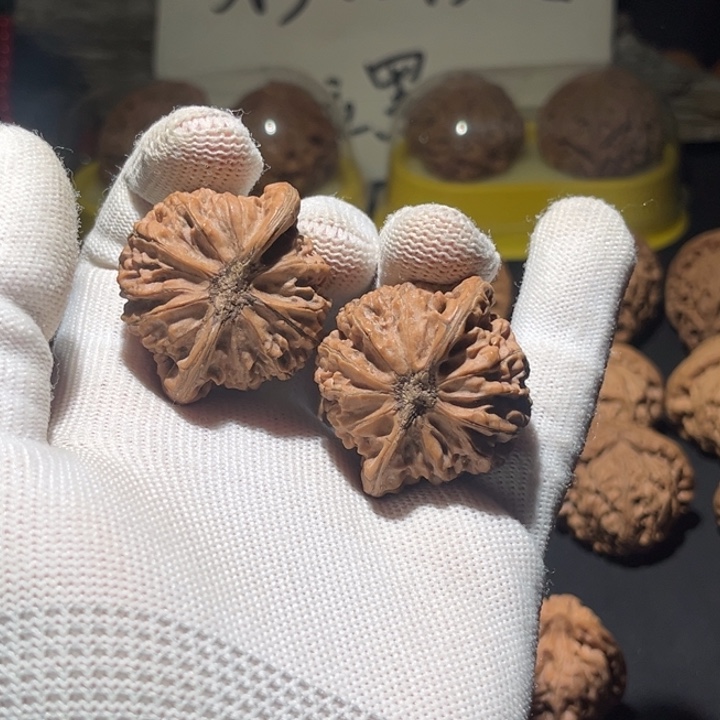 白***纸文玩核桃把件文玩核桃