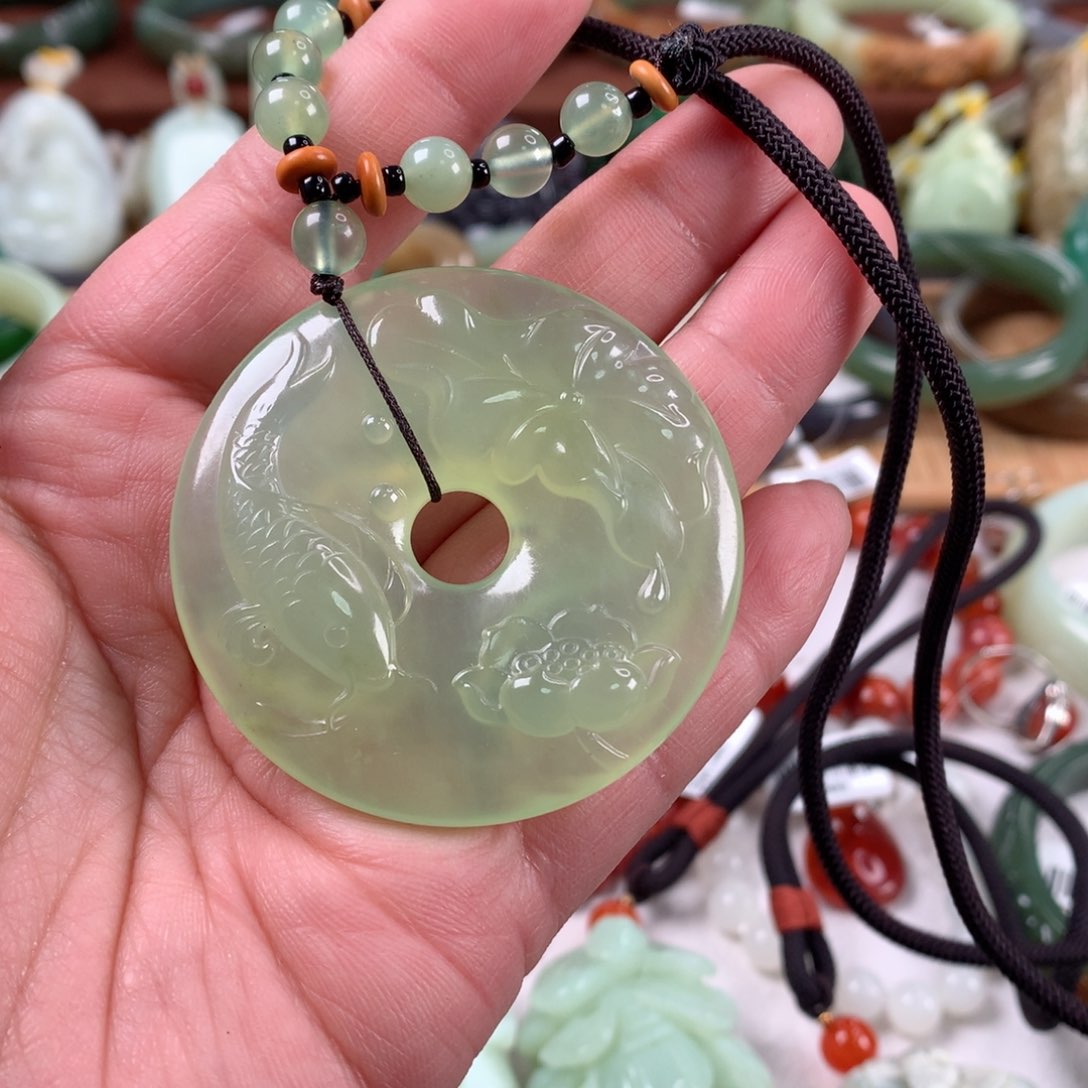 岫玉吊坠未镶嵌吊坠