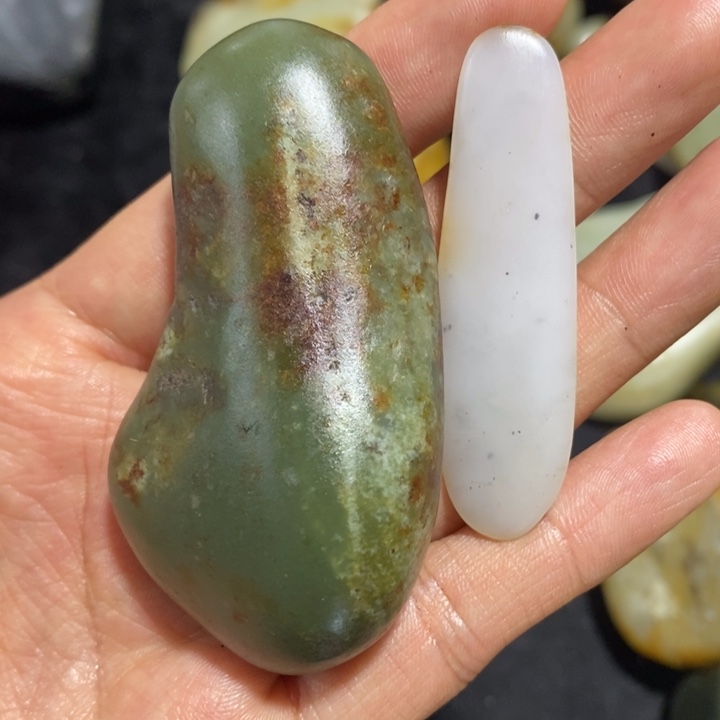 未镶嵌和田玉（糖玉）挂件康**傅