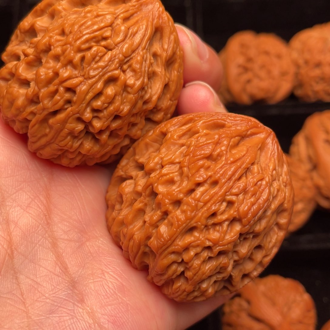 文玩核桃吊坠秦岭野生文玩核桃