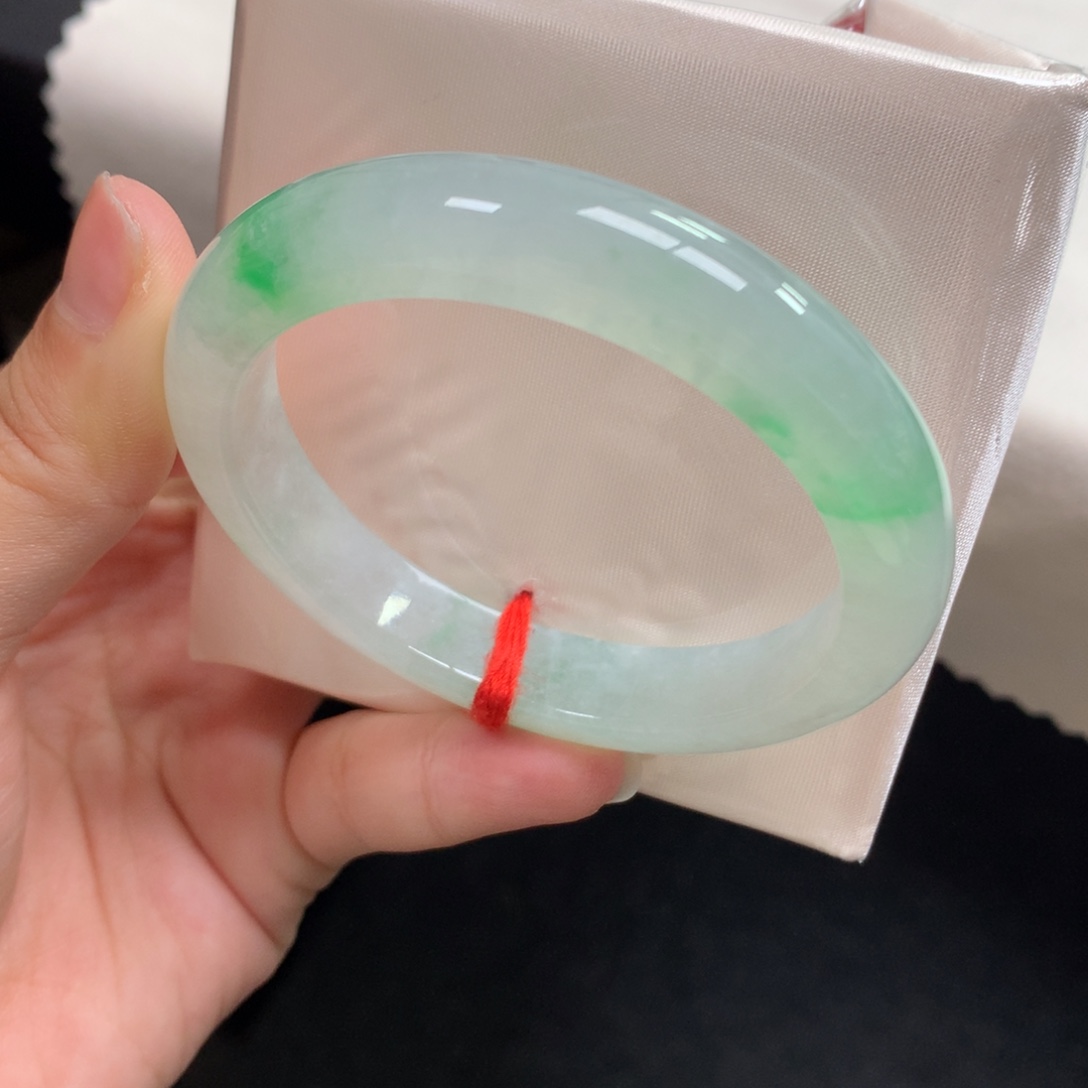 翡翠未镶嵌手镯34号53.5正冰阳绿（完美大万小六）有贯穿