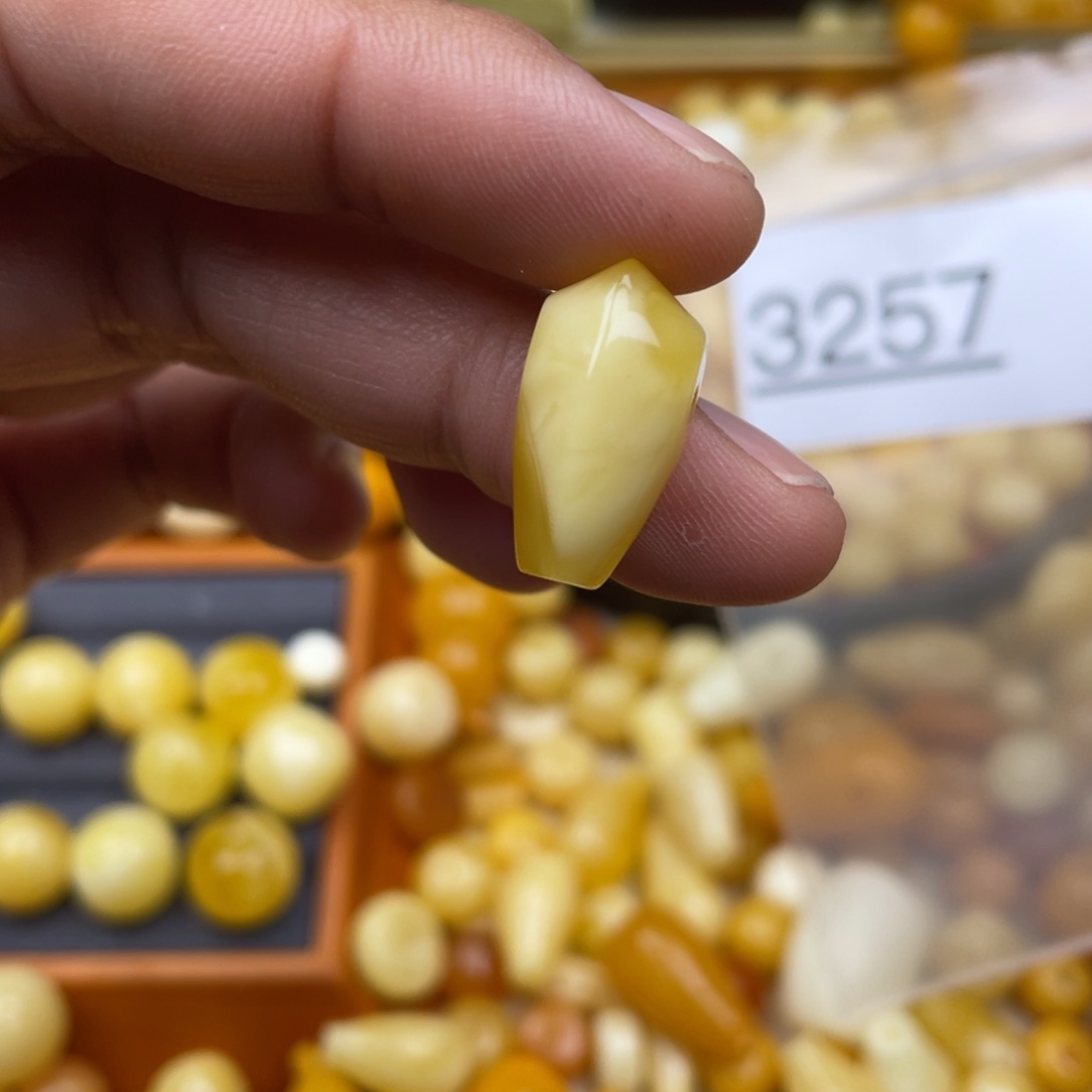 琥珀珠宝奇石未镶嵌10.2m