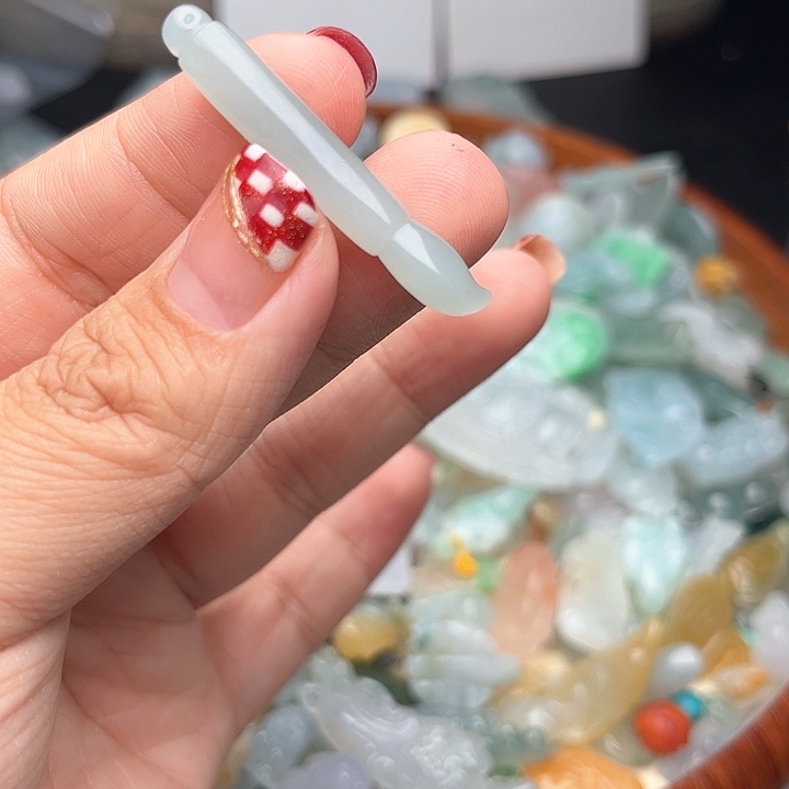 翡翠颈饰未镶嵌翡翠