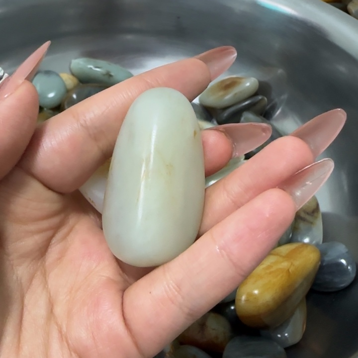 随***心未镶嵌和田玉（糖玉）挂件