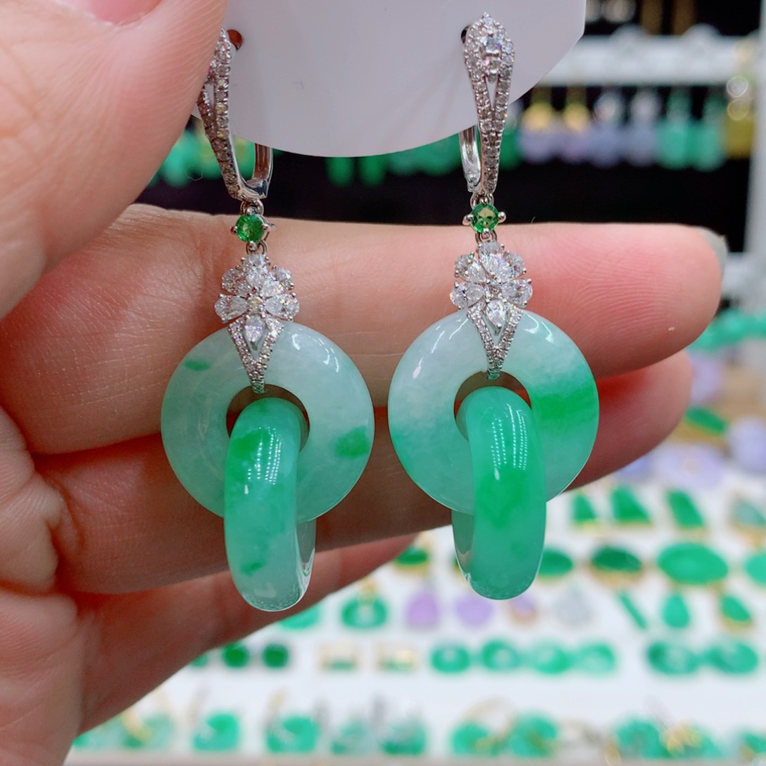 翡翠耳饰18K金镶嵌的