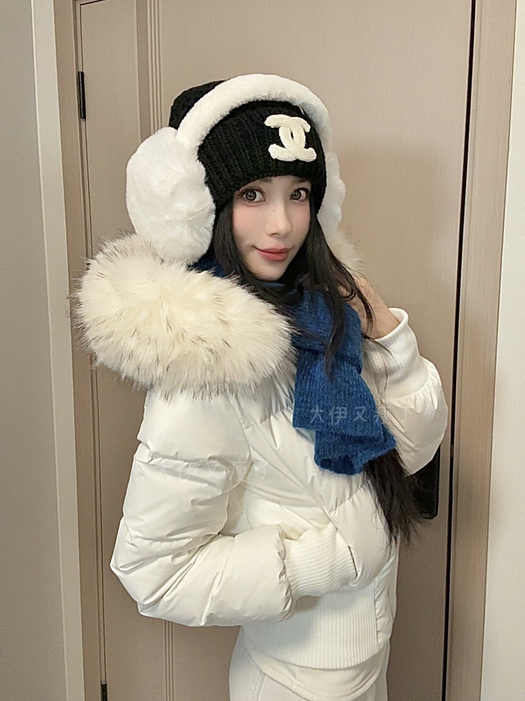 白色大毛领短款羽绒服女冬季2025年新款收腰加厚90白鸭绒连帽外套