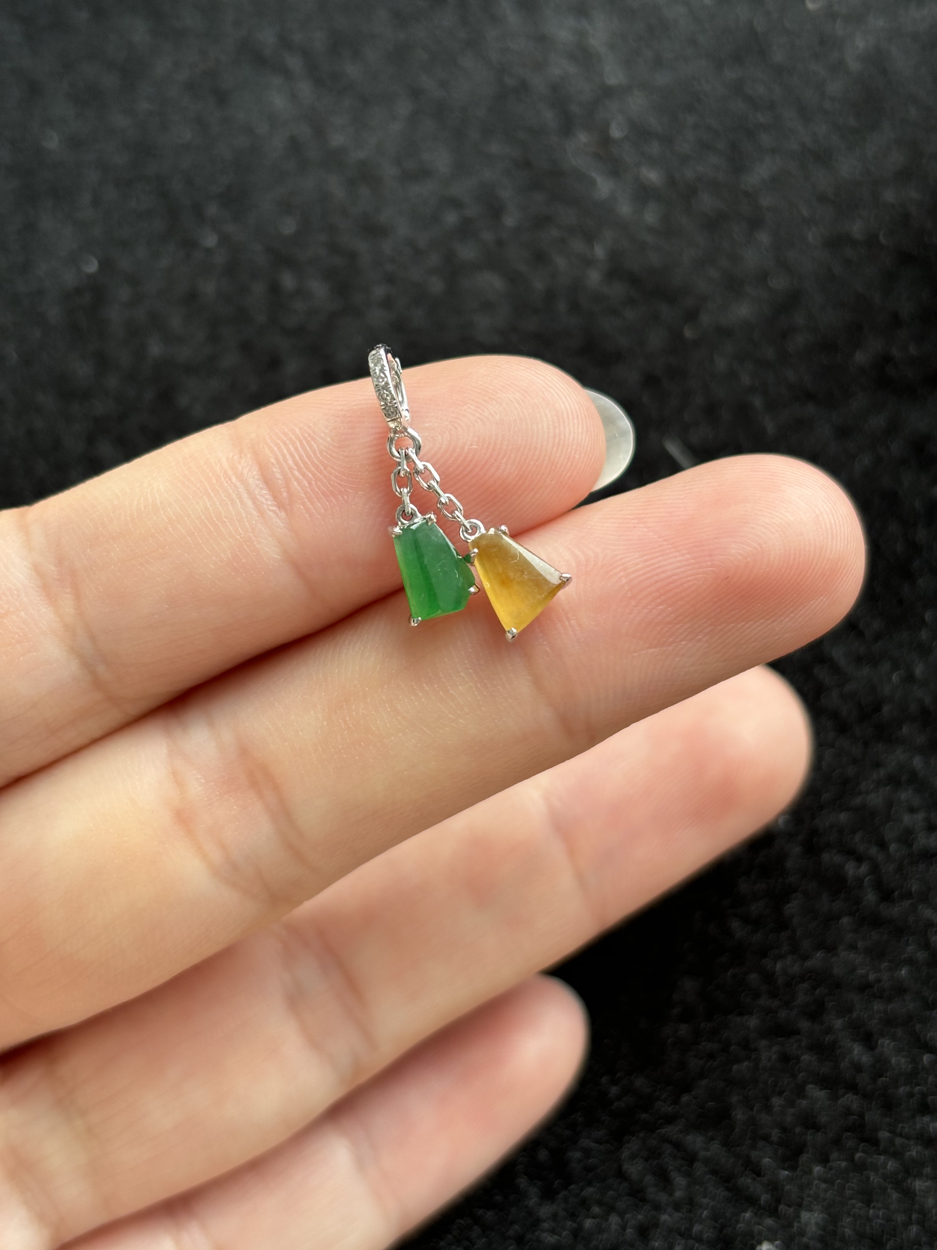 天然缅甸翡翠A货18k金镶嵌阳绿冰黄牌子万能扣提溜吊坠