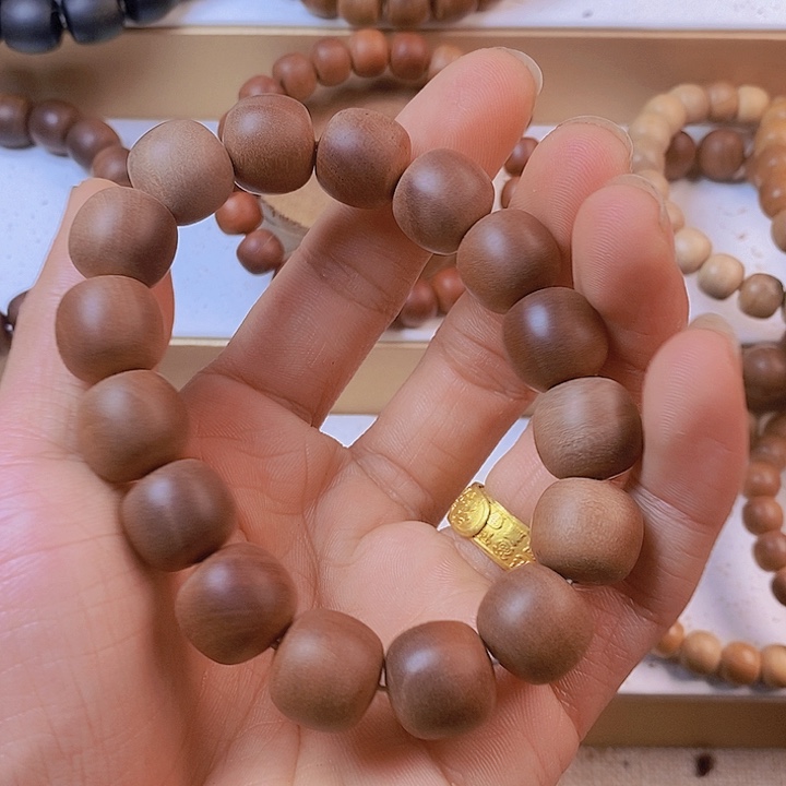 檀香木其他药香。。