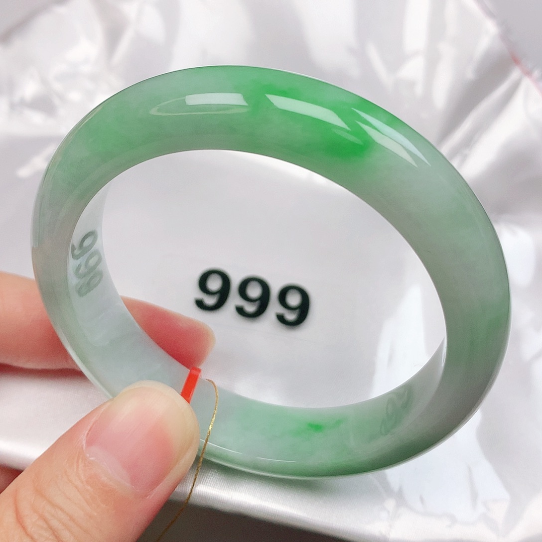 翡翠手镯未镶嵌抖音999