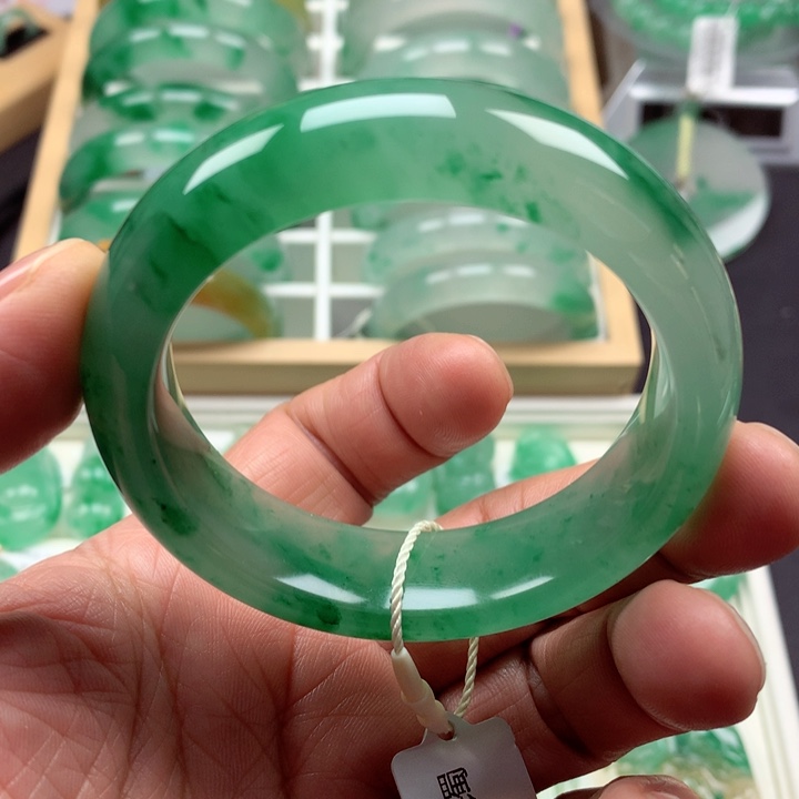 石英质玉未镶嵌手镯