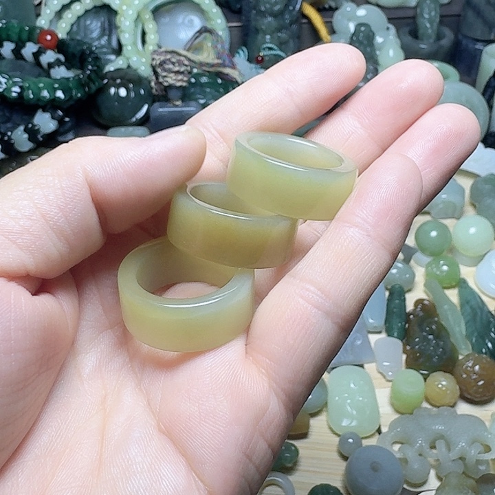 和田玉未镶嵌项链