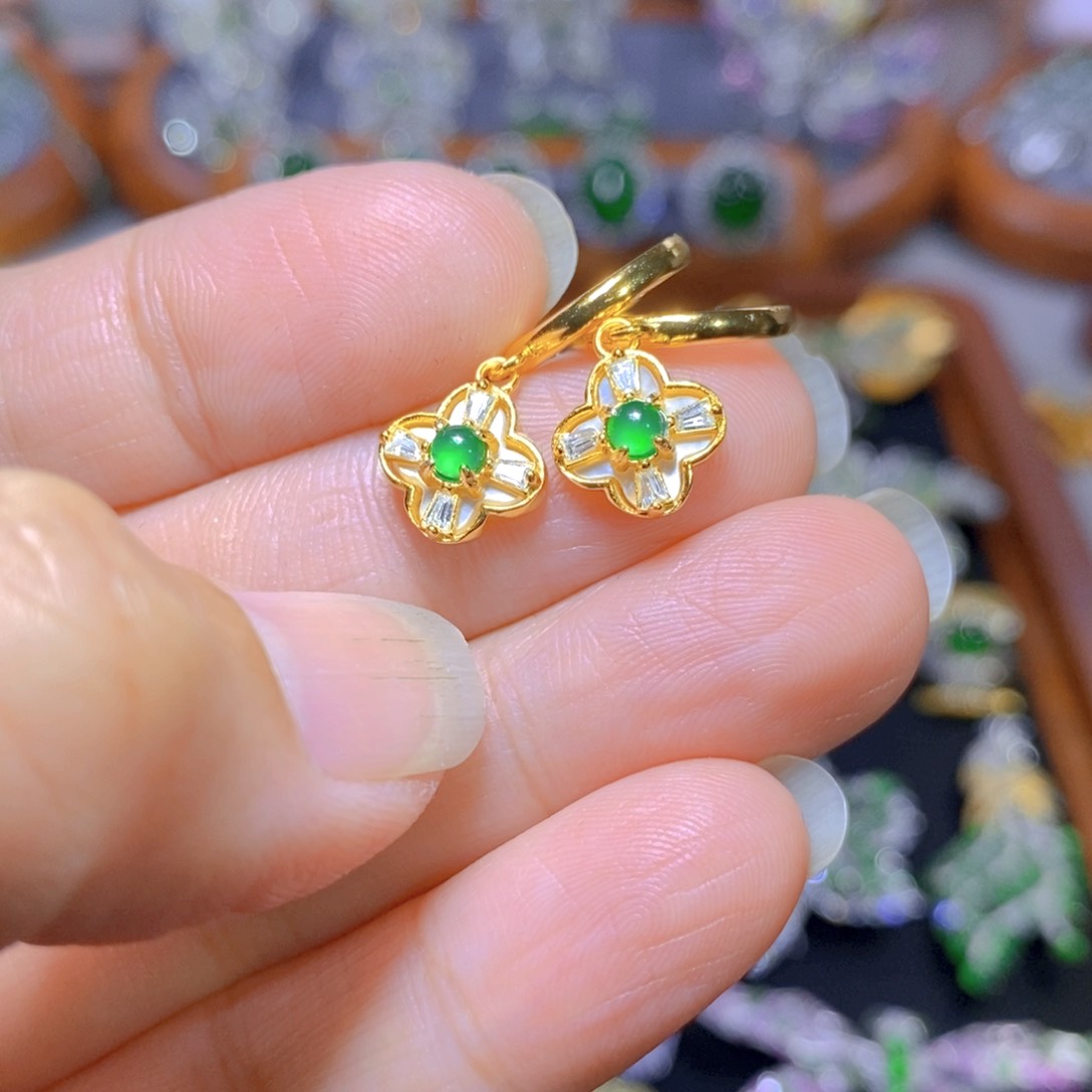 翡翠颈饰银S925镶嵌天然翡翠